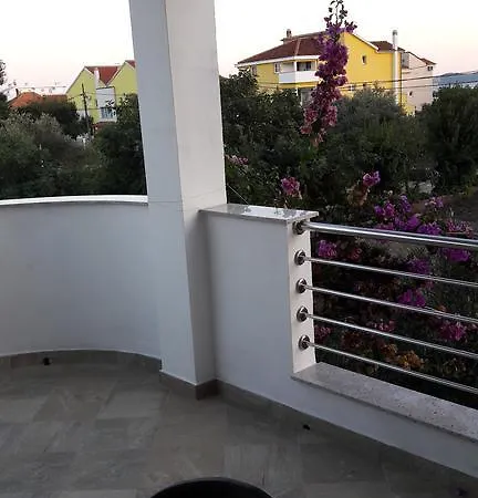 Apartamento Dora Pakoštane