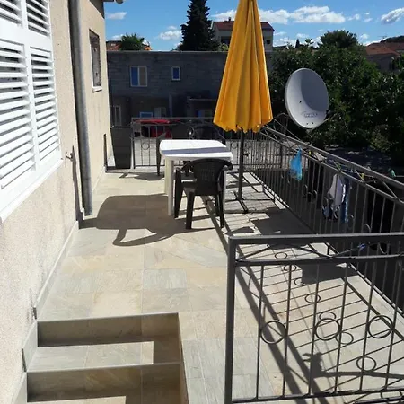 Dora * Pakoštane